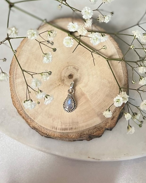 PENDANT 'Rainbow Moonstone'